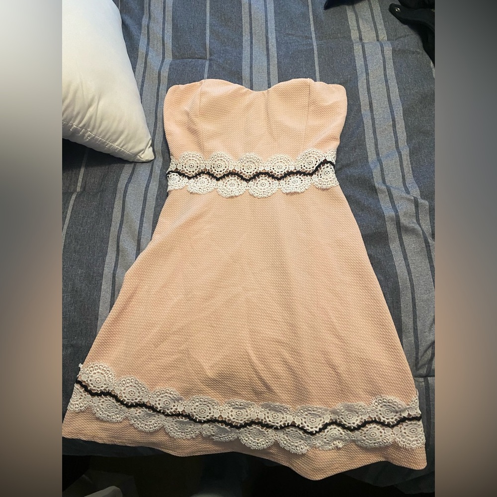 Gorgeous size small pink white and black dress